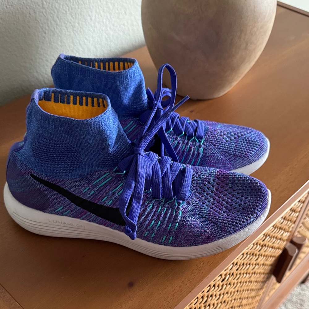 Nike Womens Lunarepic Flyknit Hightop Shoes Purple White Black